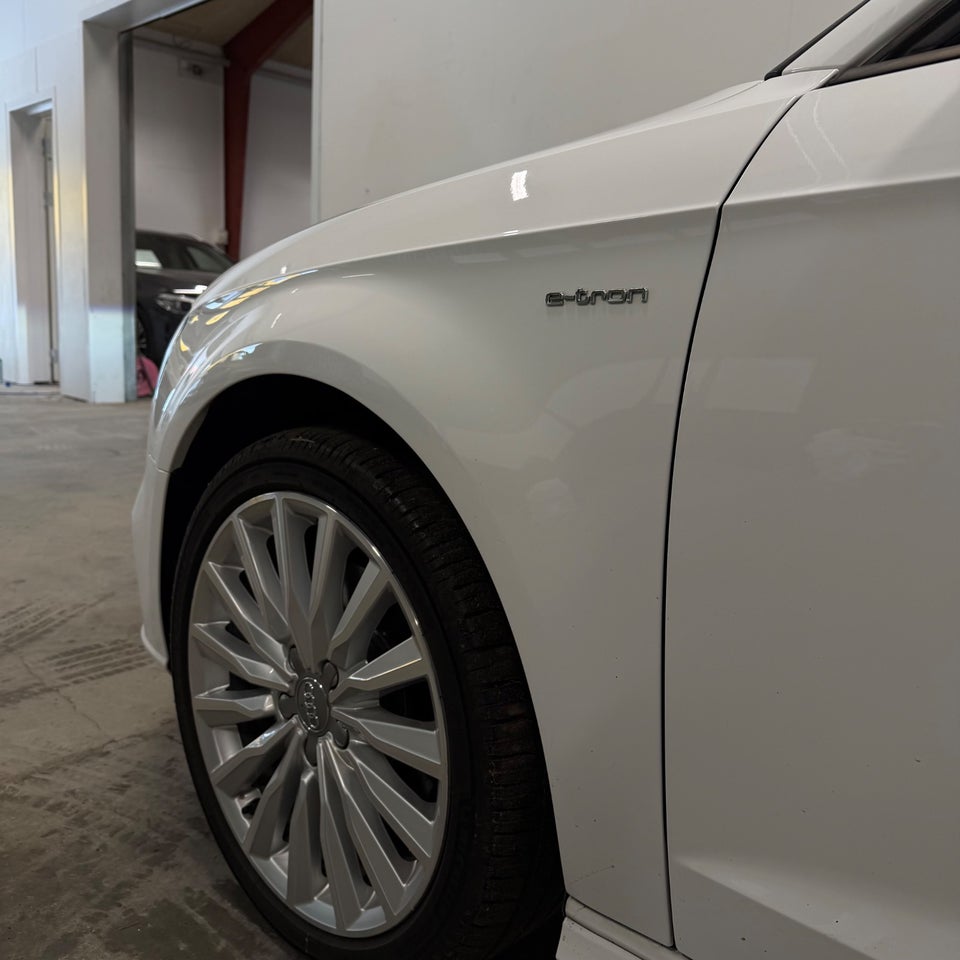 Audi A3 1,4 e-tron Sportback S-tr. 5d
