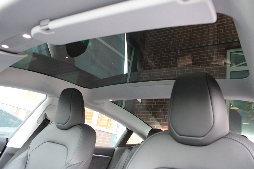 Tesla Model 3 Long Range AWD 4d
