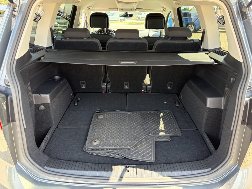 VW Touran 2,0 TDi 115 Comfortline Family DSG 7prs 5d