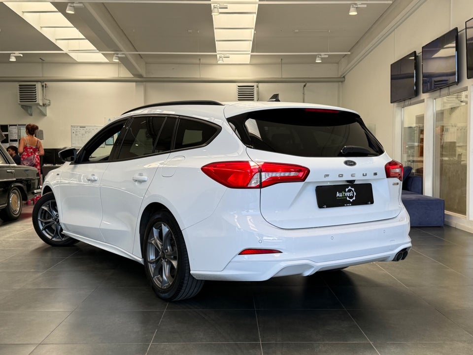 Ford Focus 1,0 EcoBoost mHEV ST-Line stc. 5d