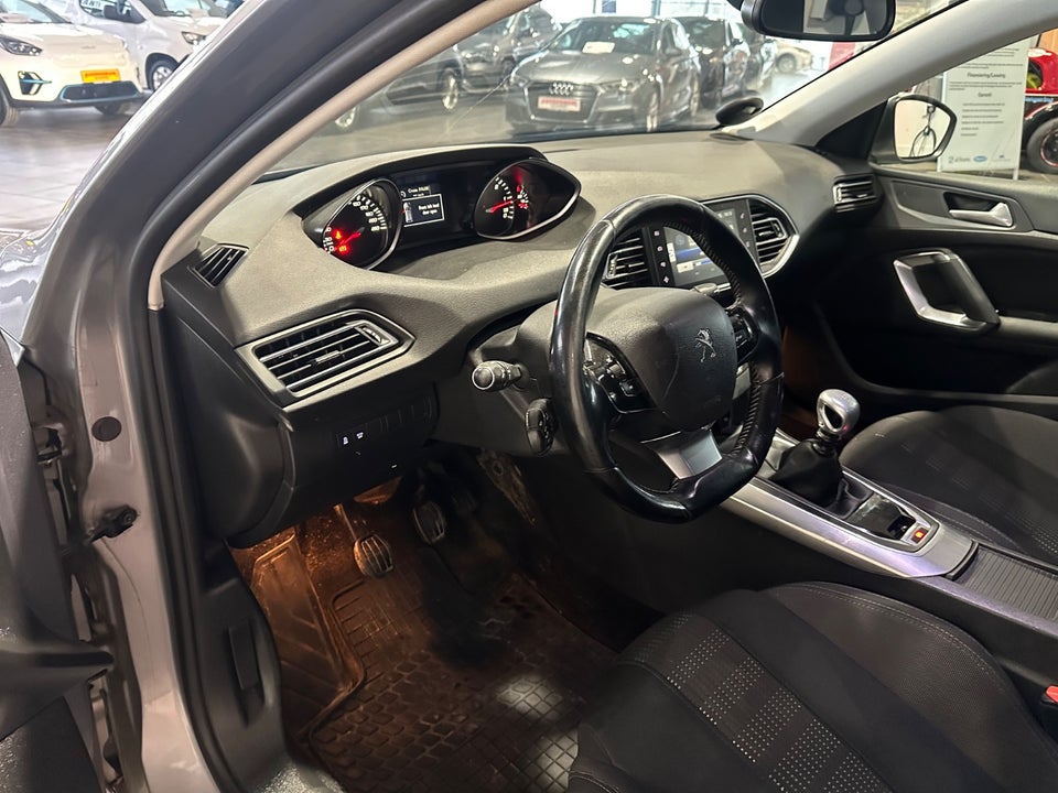 Peugeot 308 1,6 BlueHDi 120 Allure SW 5d