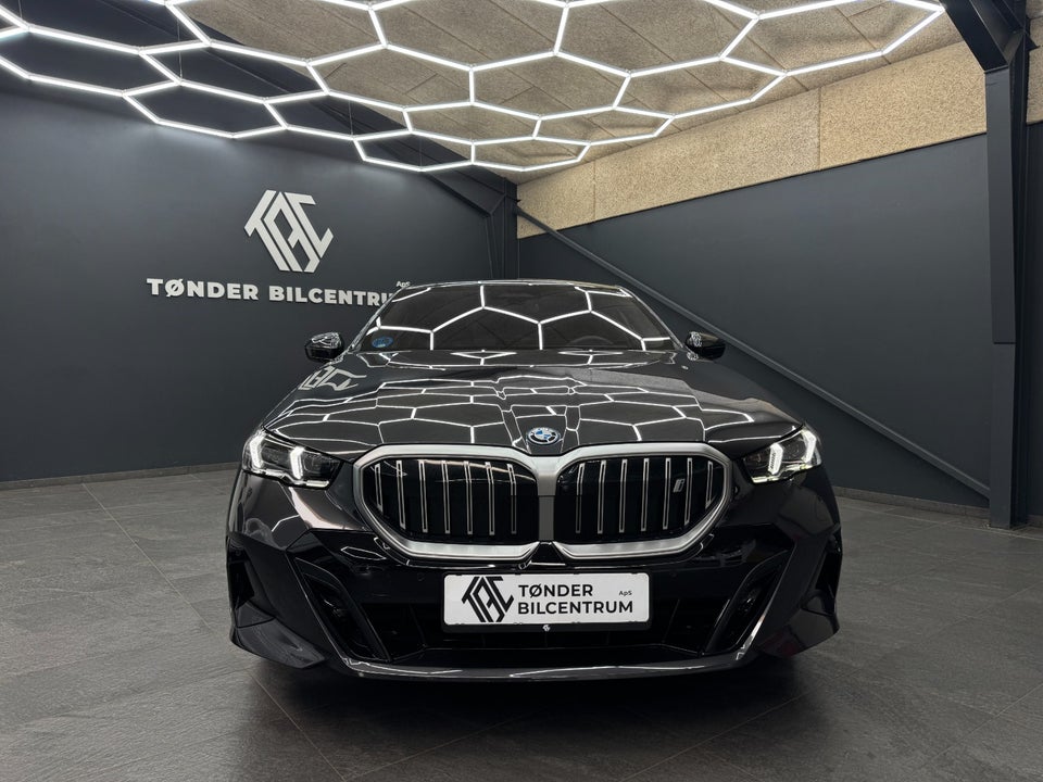 BMW i5 eDrive40 M-Sport 4d