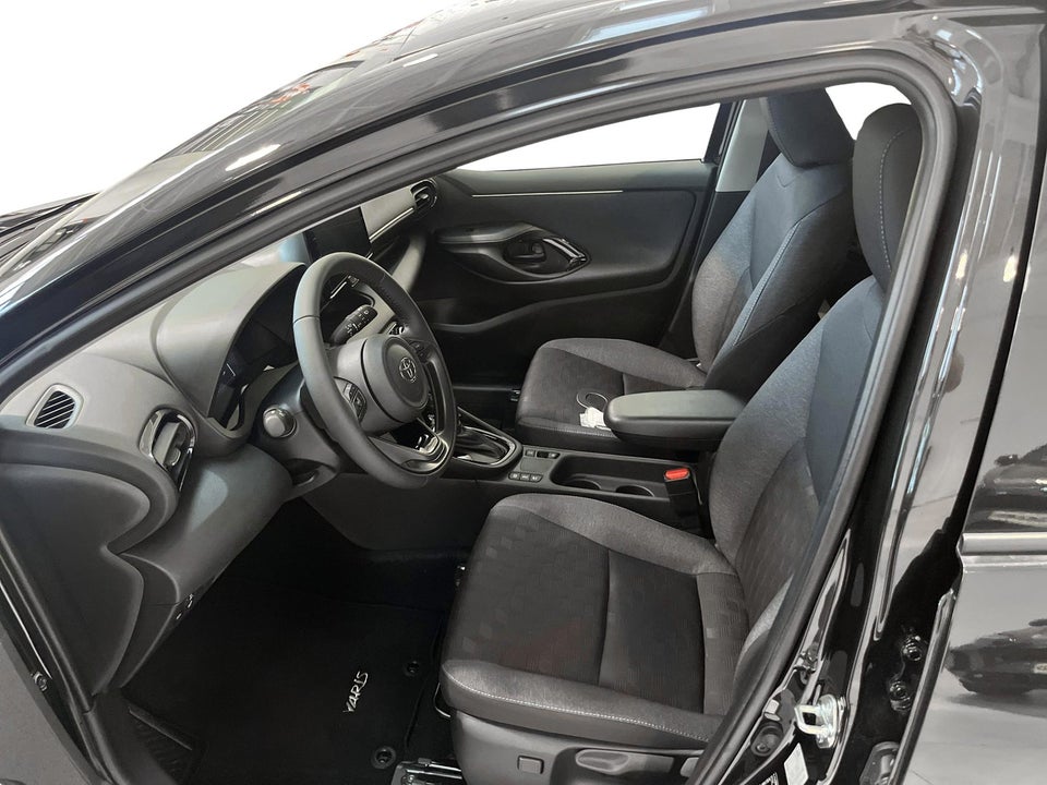 Toyota Yaris 1,5 Hybrid Style e-CVT Van 5d