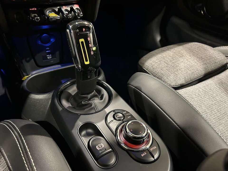 MINI Cooper SE Classic Trim 3d