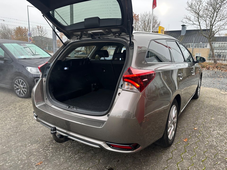Toyota Auris 1,8 Hybrid H2 Touring Sports CVT 5d