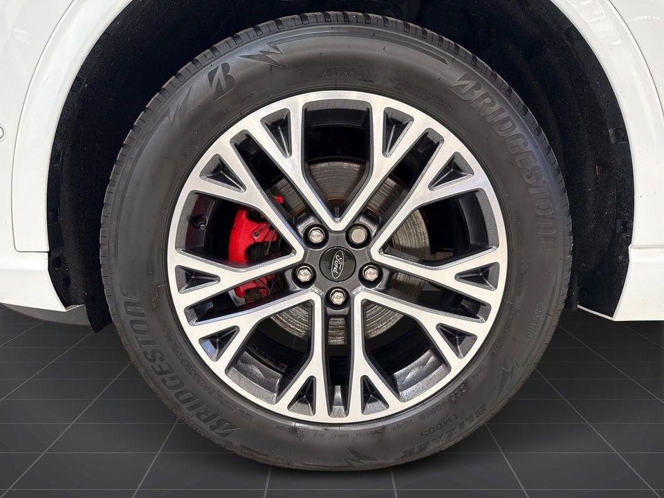 Ford Kuga 2,5 PHEV ST-Line X CVT 5d