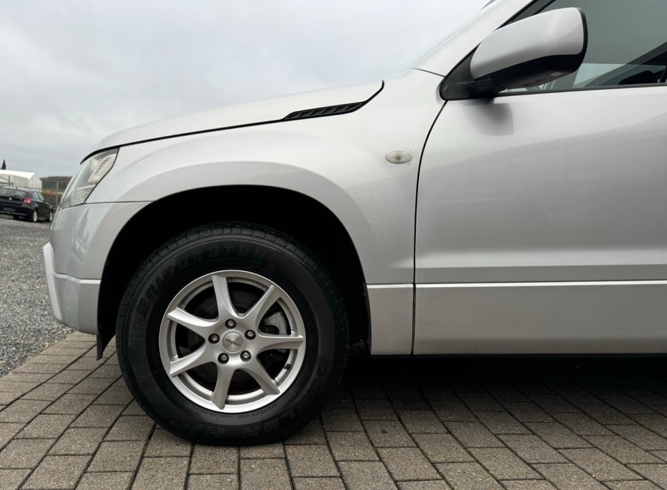 Suzuki Grand Vitara 2,0 GLX Van 5d