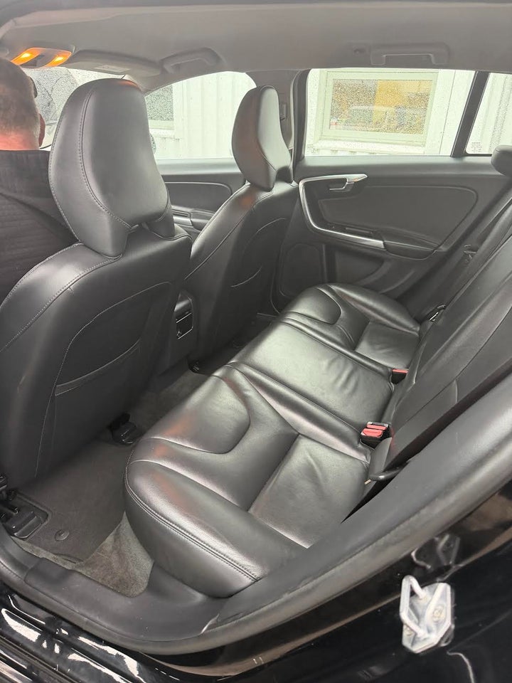 Volvo V60 2,0 D4 190 Momentum 5d