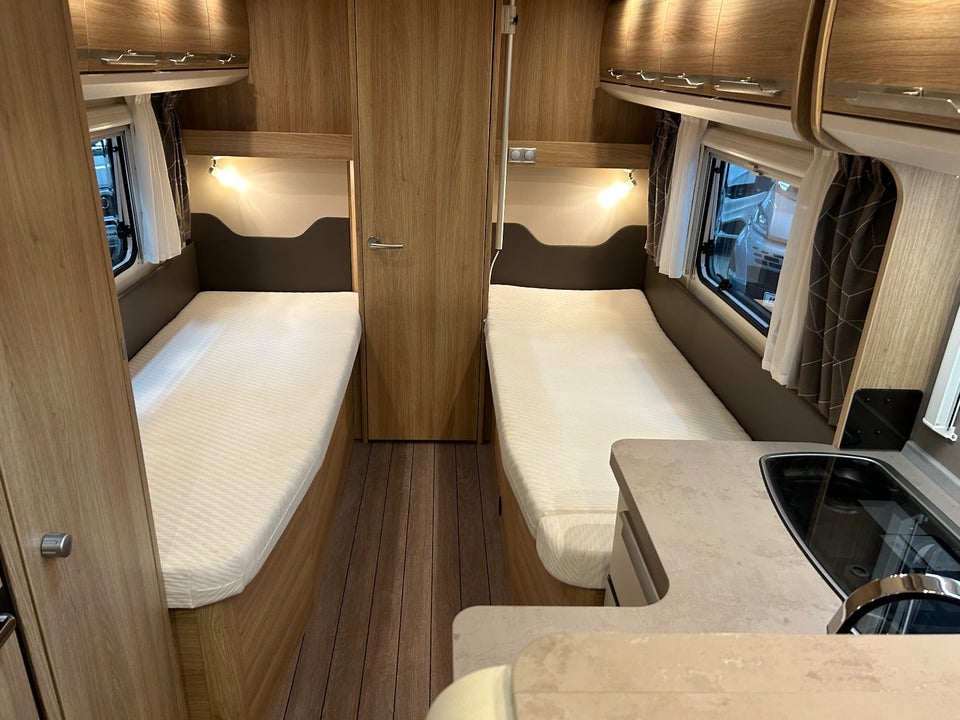 Knaus Sky 2,3 Ti 700 MEB aut. 2d