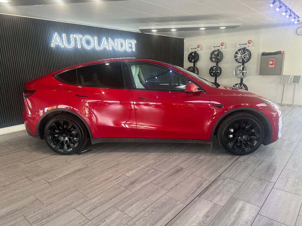 Tesla Model Y Long Range AWD 5d