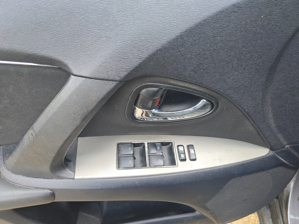 Toyota Avensis 1,8 VVT-i T1 stc. 5d