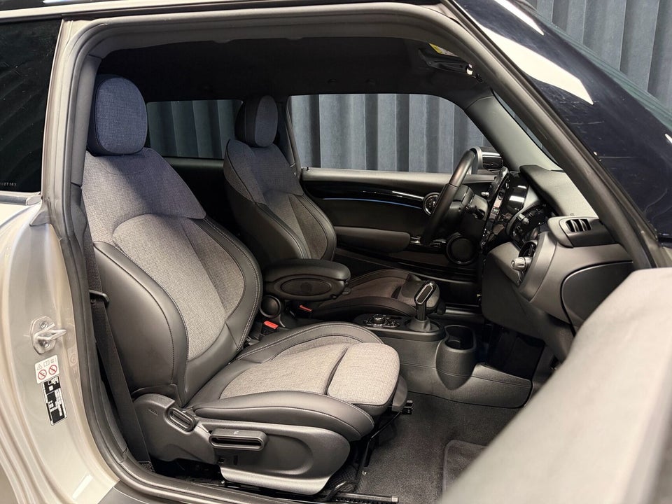 MINI Cooper SE Classic Trim 3d