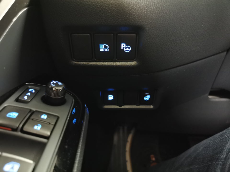 Toyota C-HR 1,8 Hybrid C-LUB Selected CVT 5d