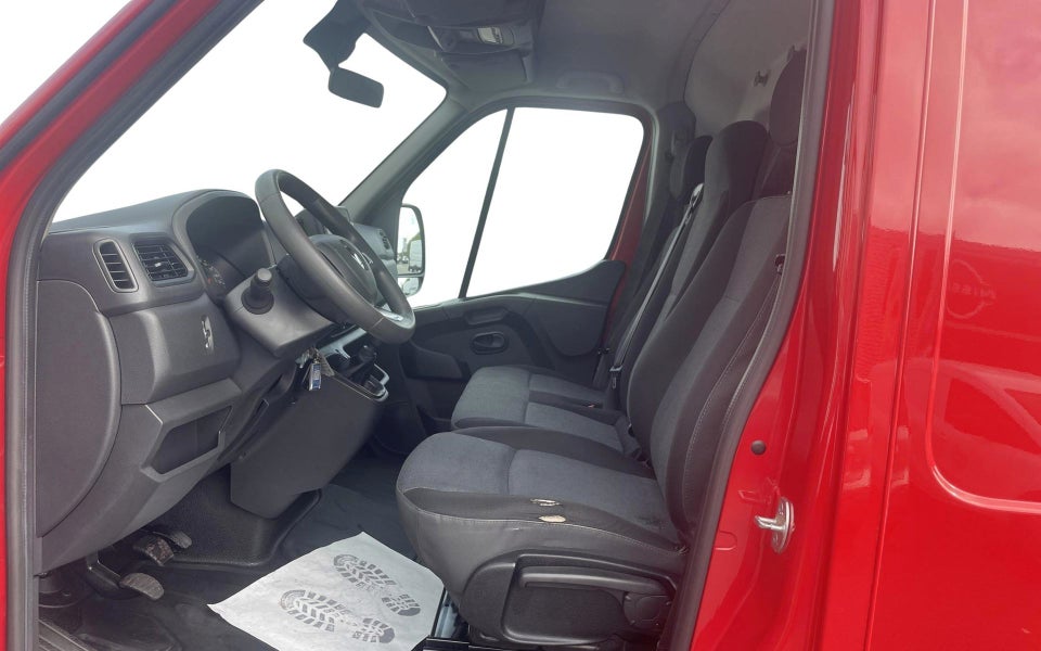 Renault Master IV T33 2,3 dCi 150 L2H2 Kassevogn