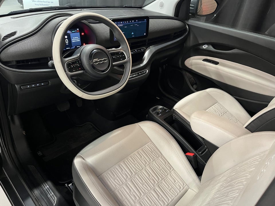 Fiat 500e 42 la Prima 3+1 4d