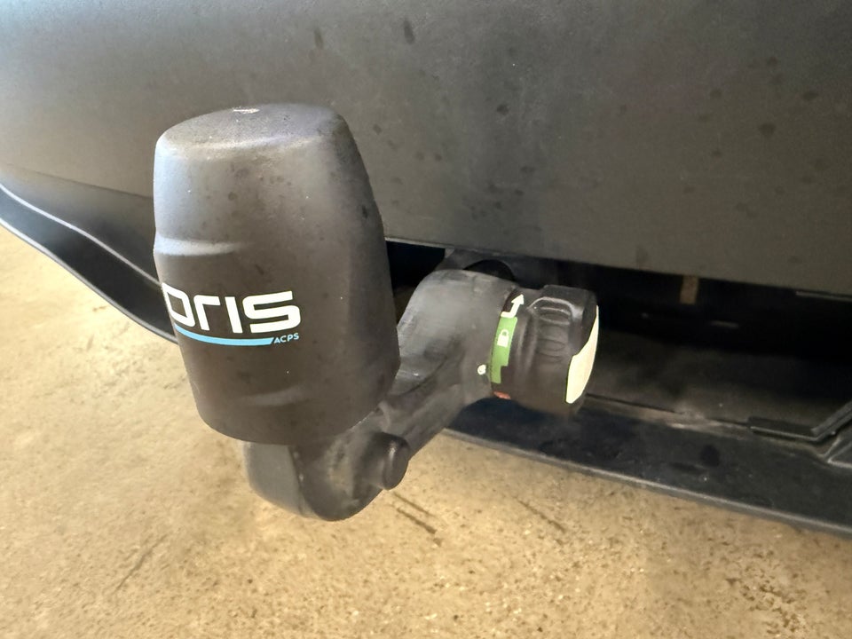 Tesla Model Y Long Range AWD 5d