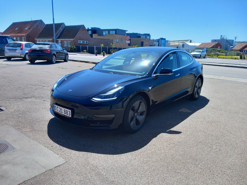 Tesla Model 3 Long Range AWD 4d