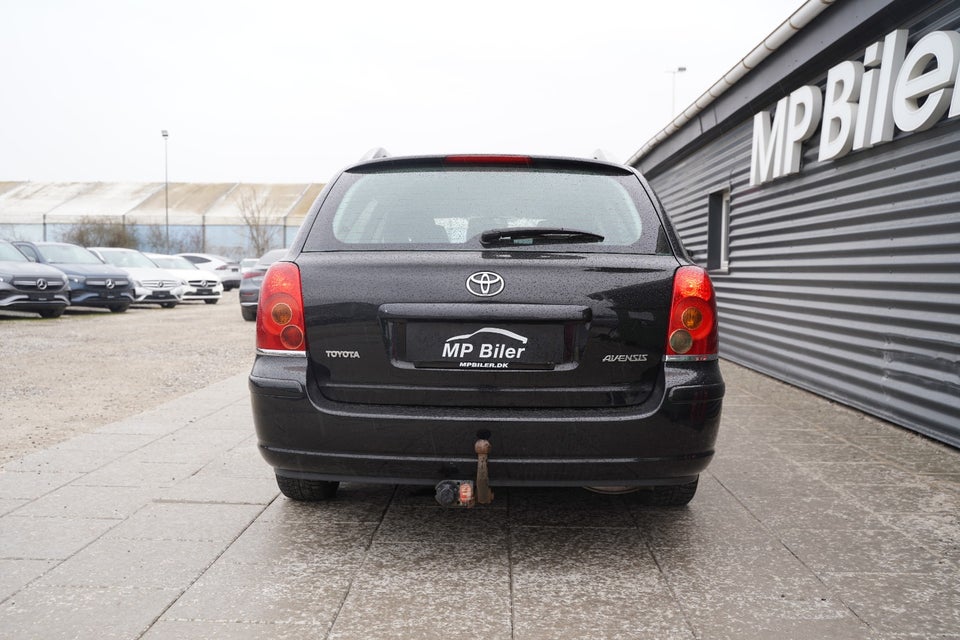 Toyota Avensis 1,8 VVT-i Terra stc. 5d