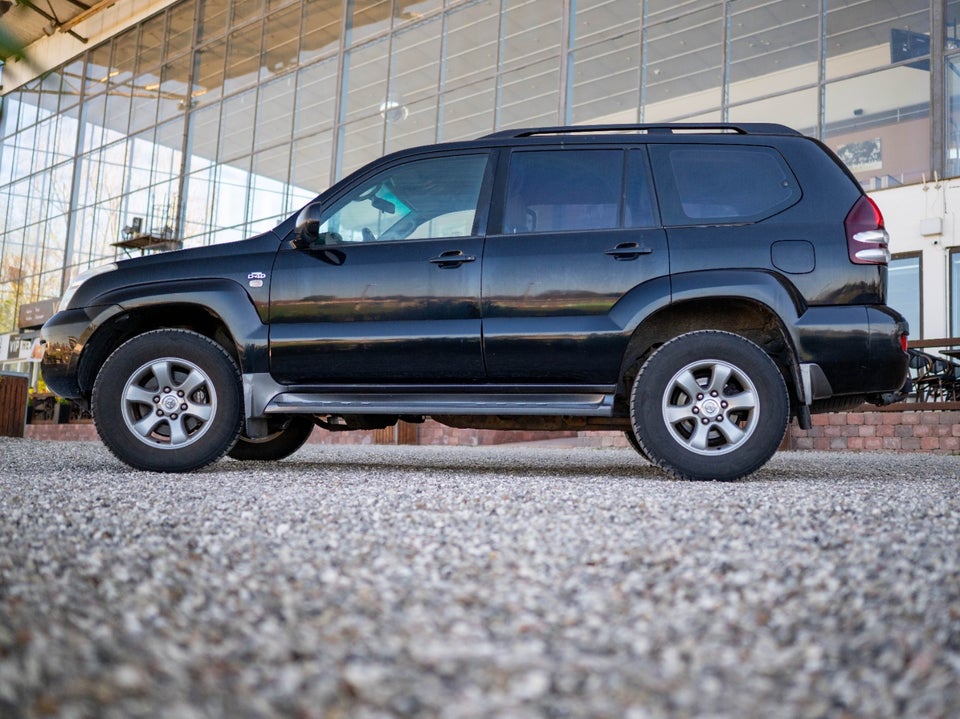 Toyota Land Cruiser 3,0 D-4D Luxus l 5d