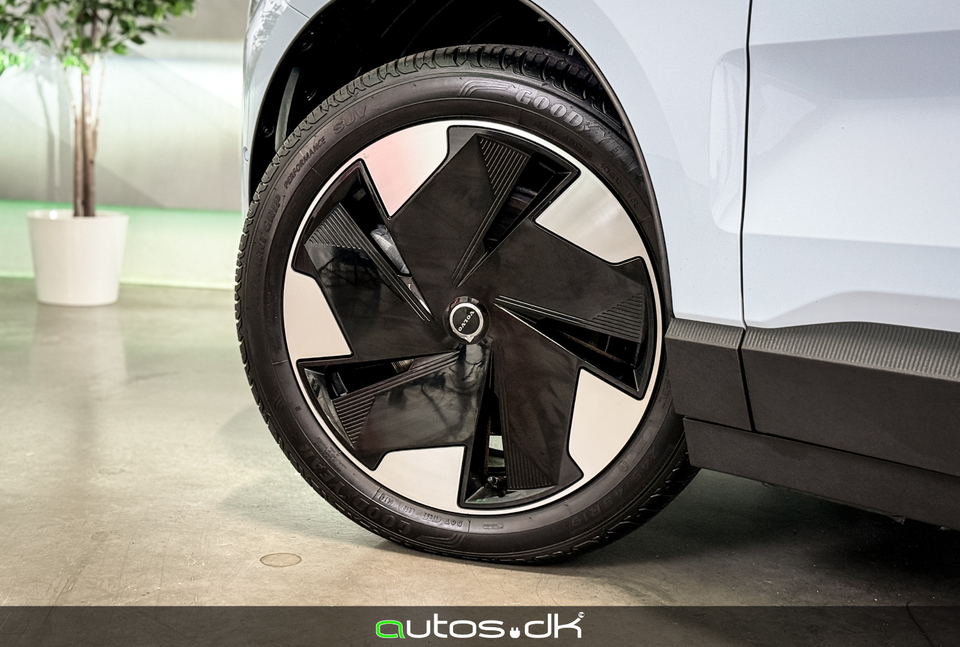 Volvo EX30 Extended Range Ultra 5d