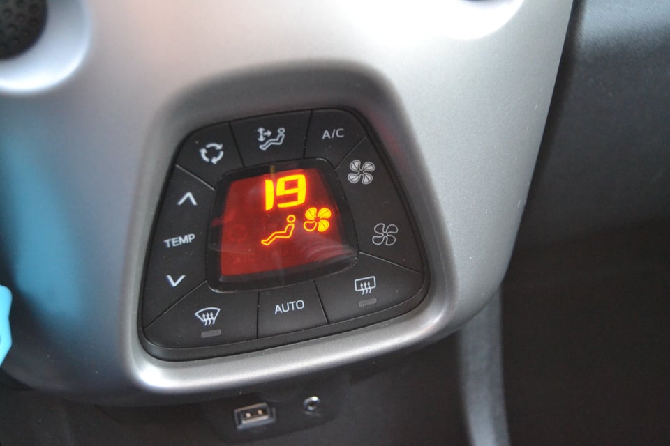 Citroën C1 1,2 PureTech Feel 5d