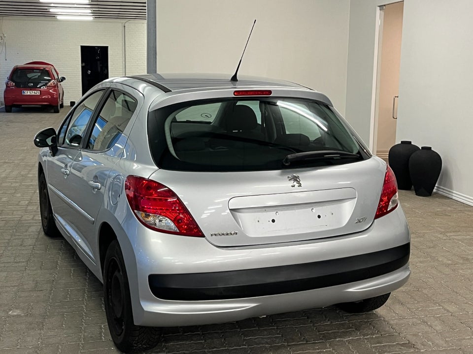 Peugeot 207 1,6 HDi 92 Comfort+ 5d