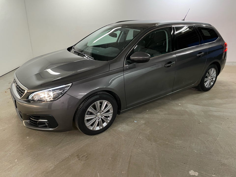 Peugeot 308 1,2 PureTech 130 Selection Sky SW 5d