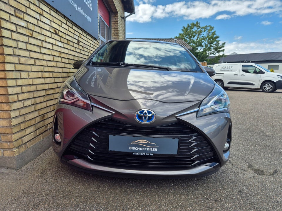 Toyota Yaris 1,5 Hybrid H3 Limited e-CVT 5d