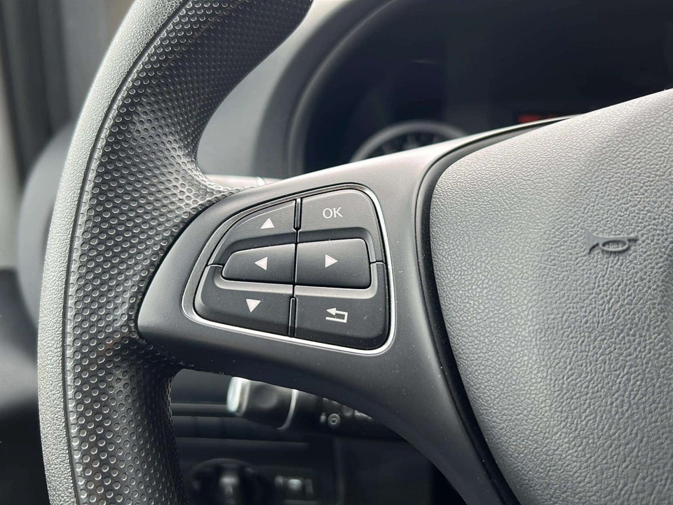 Mercedes eVito 129 Tourer PRO L Van