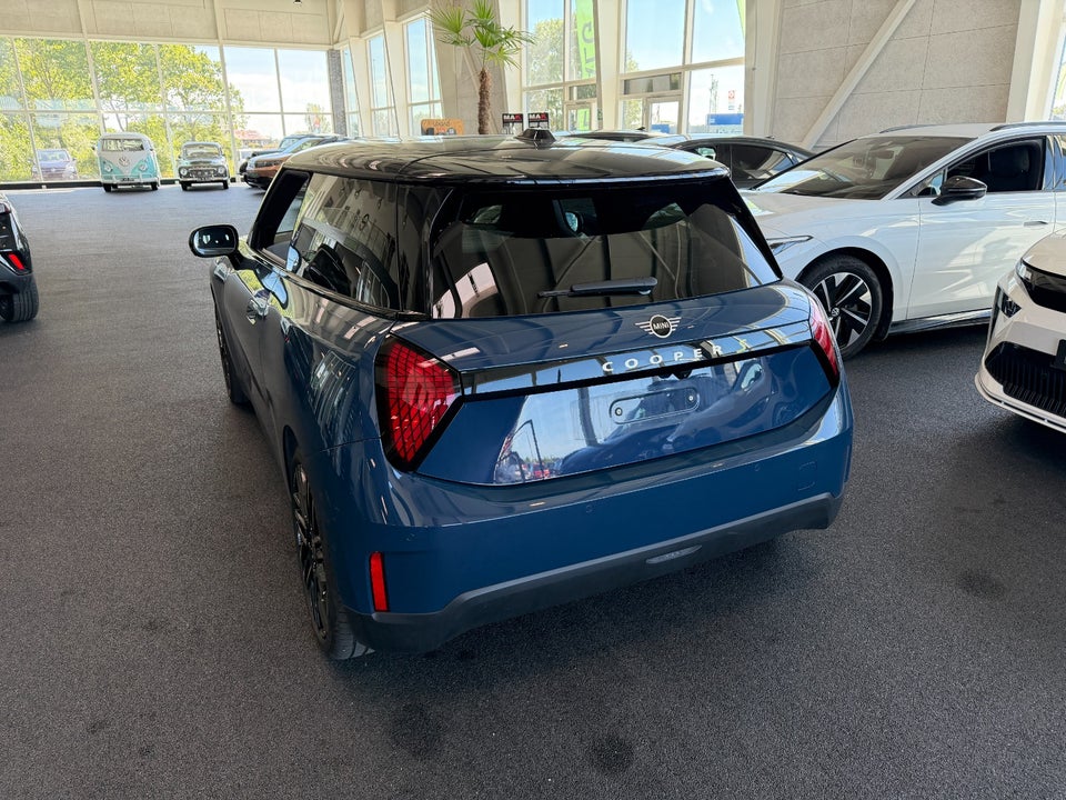 MINI Cooper SE Favoured Trim XL 3d