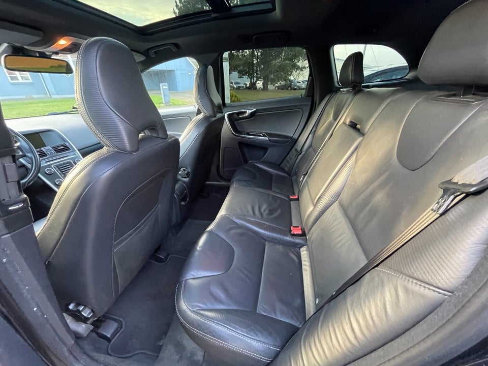 Volvo XC60 2,4 D4 163 R-Design aut. AWD 5d