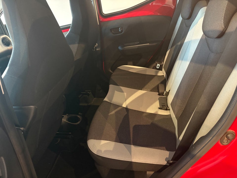 Toyota Aygo 1,0 VVT-i x-play 5d