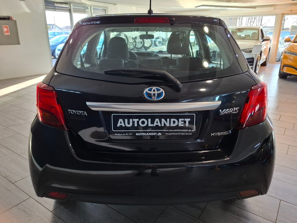 Toyota Yaris 1,5 Hybrid H1 e-CVT 5d