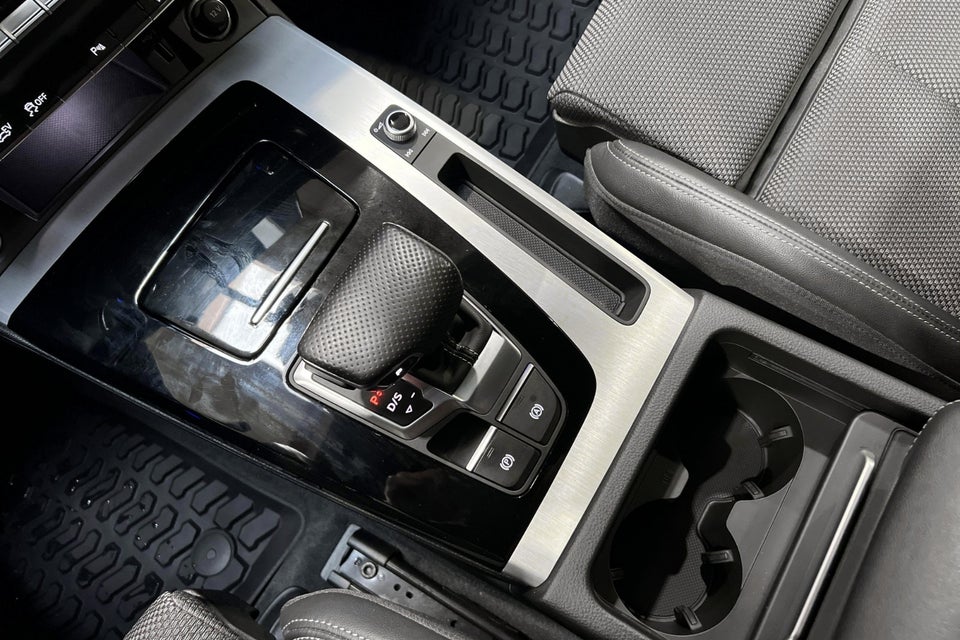 Audi Q5 55 TFSi e S-line quattro S-tr. 5d