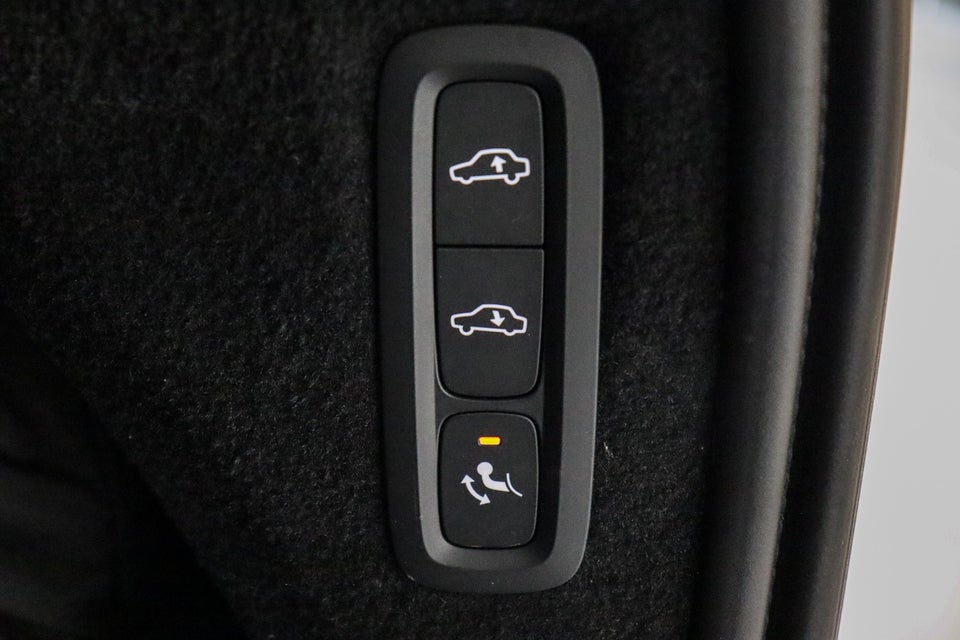 Volvo XC90 2,0 T8 ReCharge Ultimate Dark aut. AWD 7prs 5d