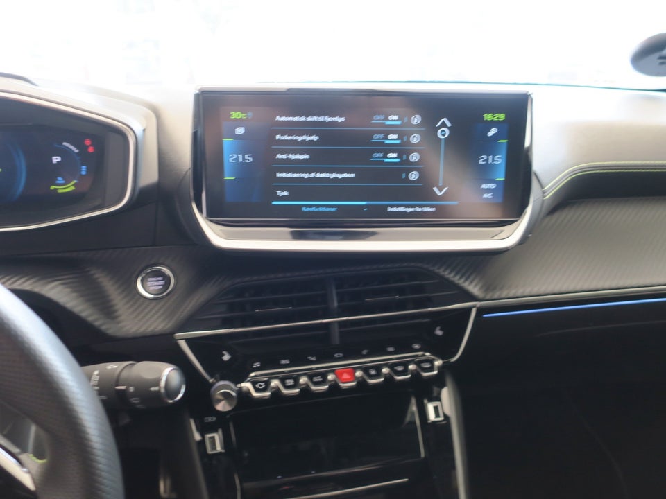 Peugeot e-208 50 GT Sky 5d