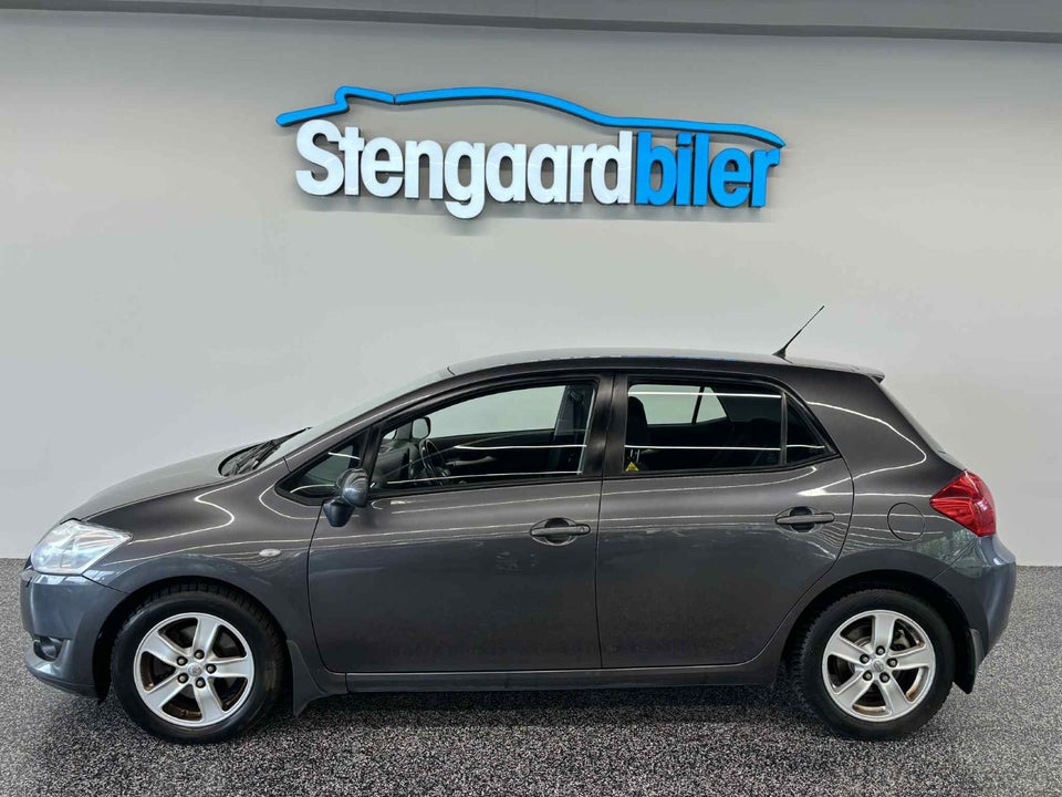 Toyota Auris 2,0 D-4D Luna 5d