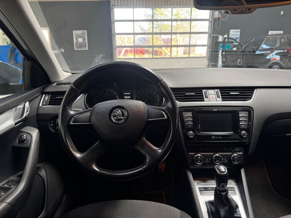 Skoda Octavia 1,6 TDi 105 Elegance 5d