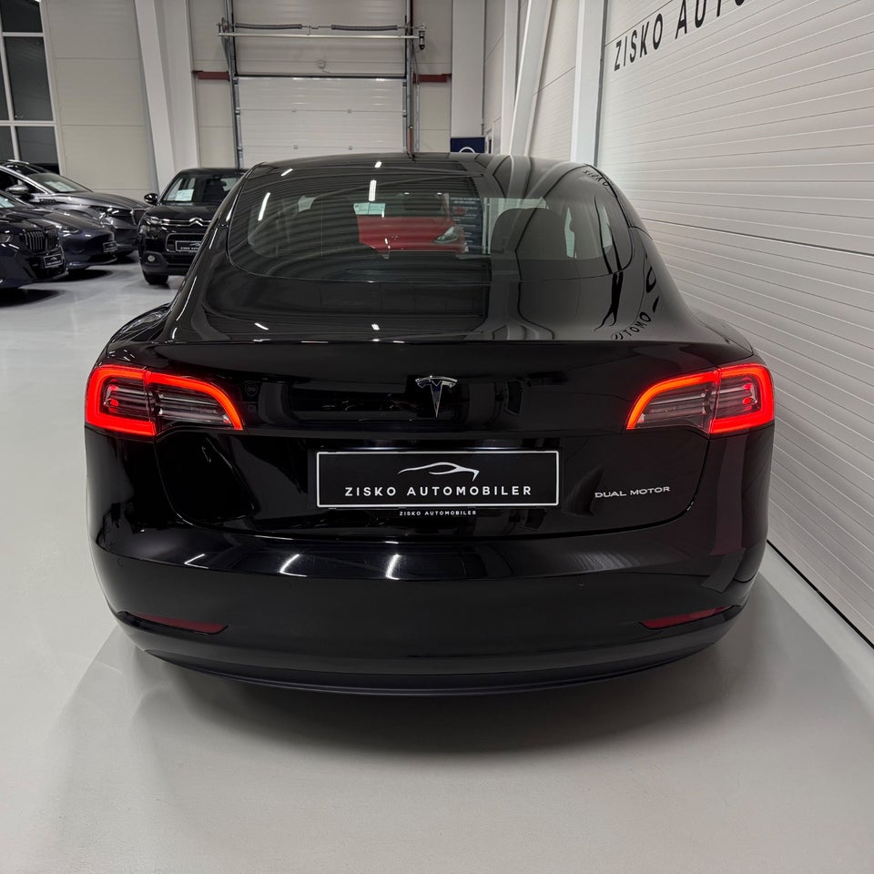 Tesla Model 3 Long Range AWD 4d