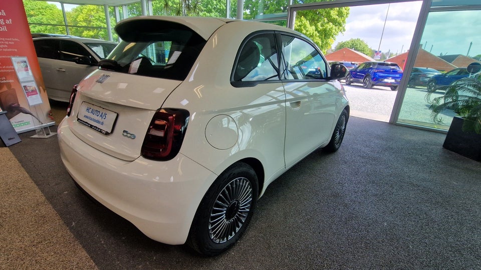 Fiat 500e 42 Icon 3d