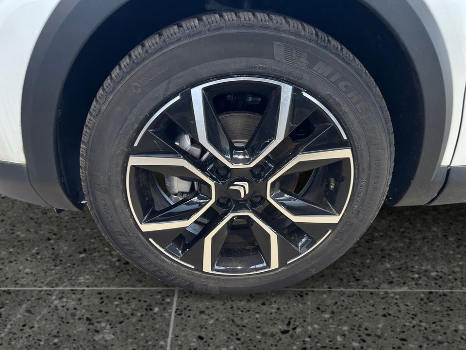 Citroën ë-C4 X 50 Shine 4d