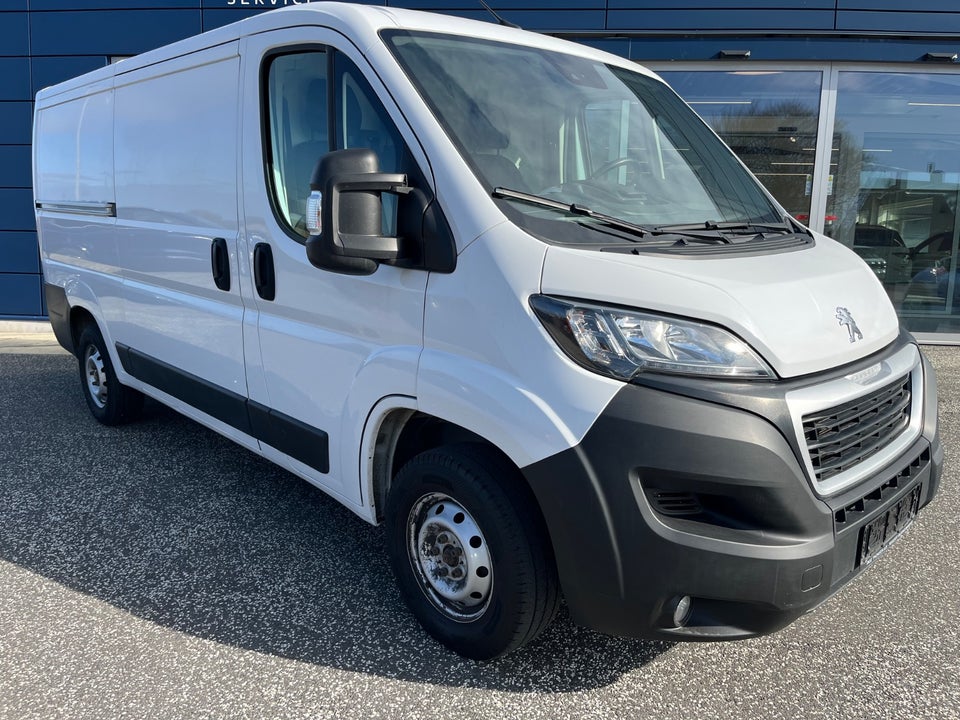 Peugeot Boxer 333 2,2 BlueHDi 140 L2H1 Premium