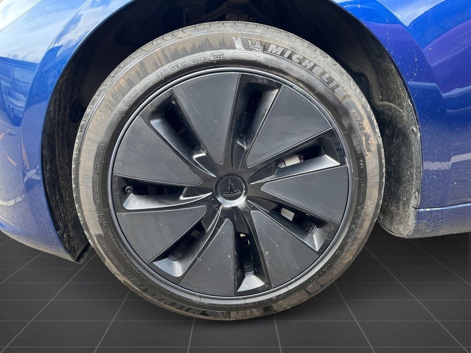 Tesla Model 3 RWD 4d
