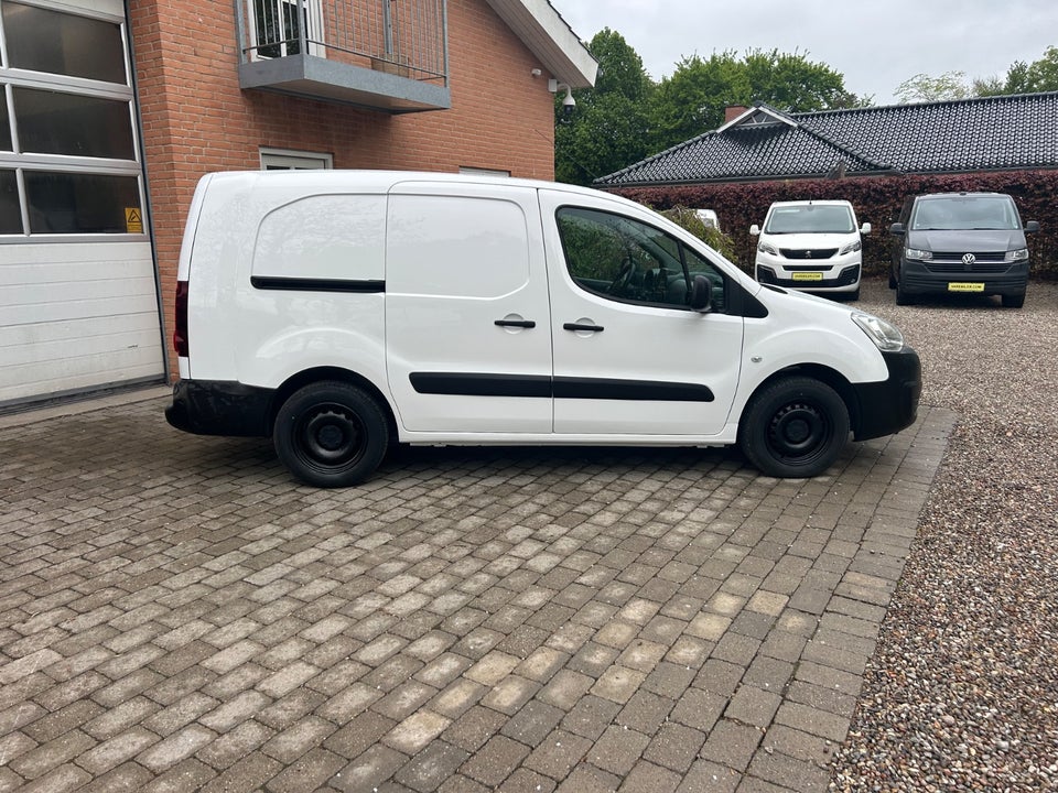 Peugeot Partner 1,6 BlueHDi 100 L2 Flex Van 5d