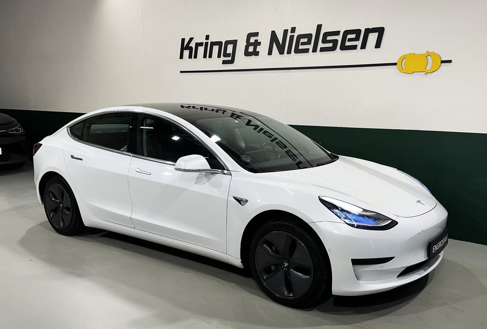 Tesla Model 3 Standard Range+ RWD 4d