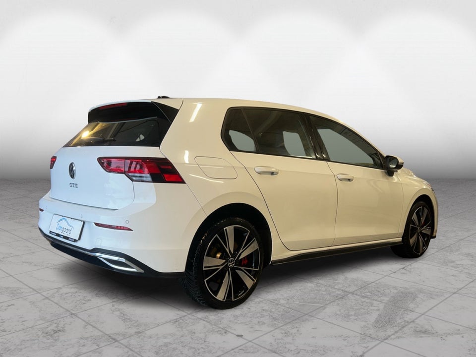 VW Golf VIII 1,4 GTE DSG 5d