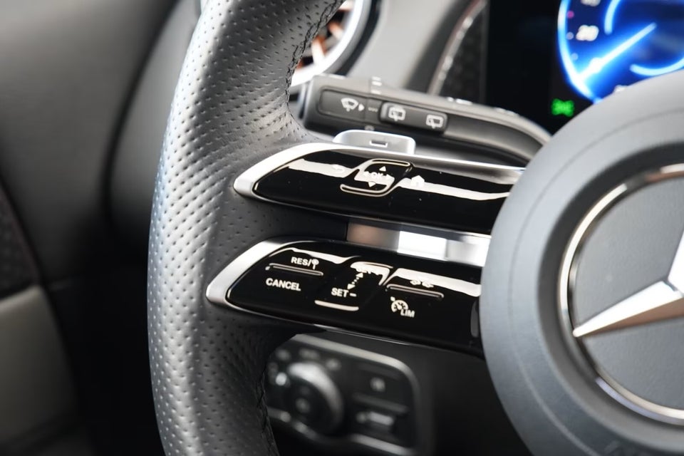 Mercedes EQB300 Progressive Advance Plus 4Matic 5d