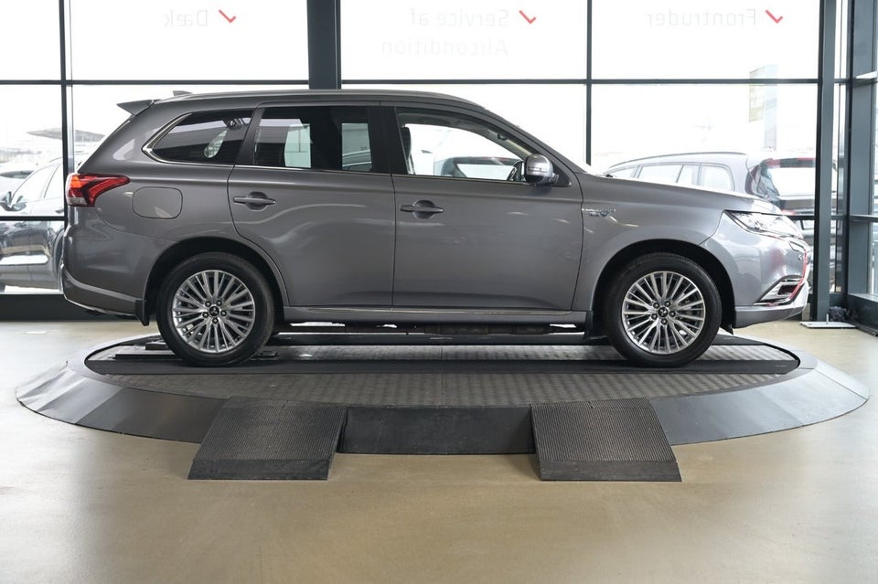 Mitsubishi Outlander 2,4 PHEV Intense CVT 4WD 5d