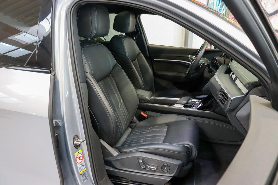 Audi e-tron 55 S-line Sportback quattro 5d