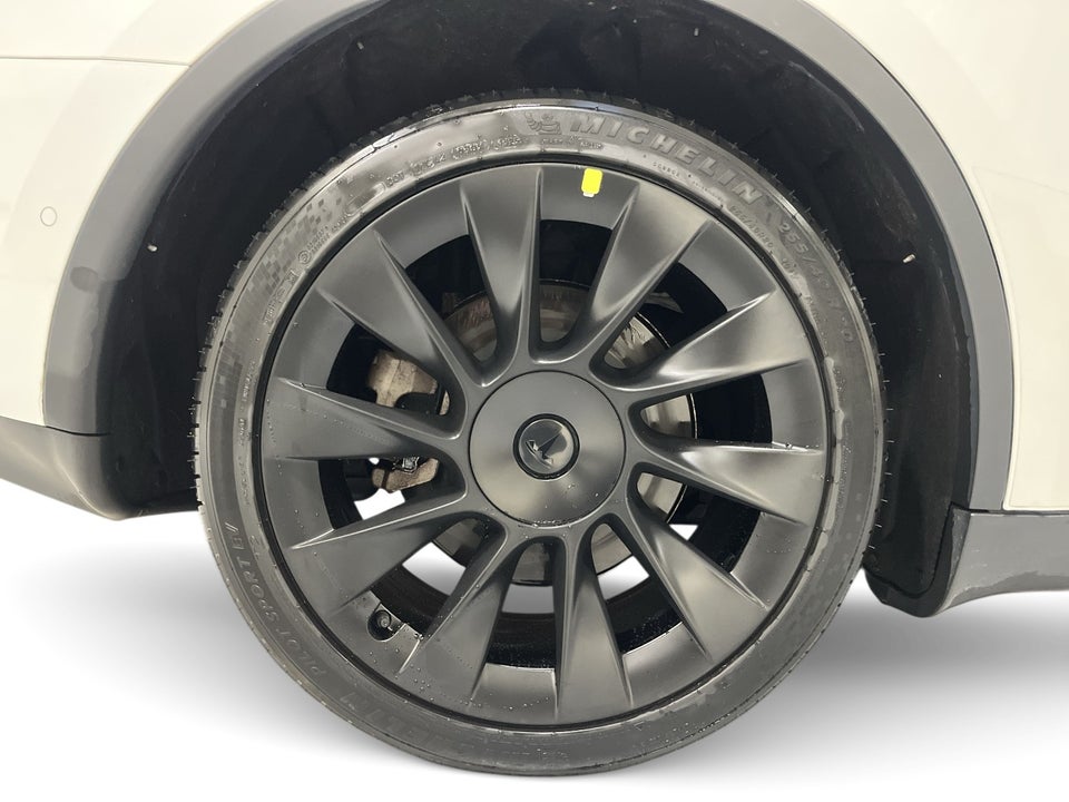 Tesla Model Y Long Range AWD 5d